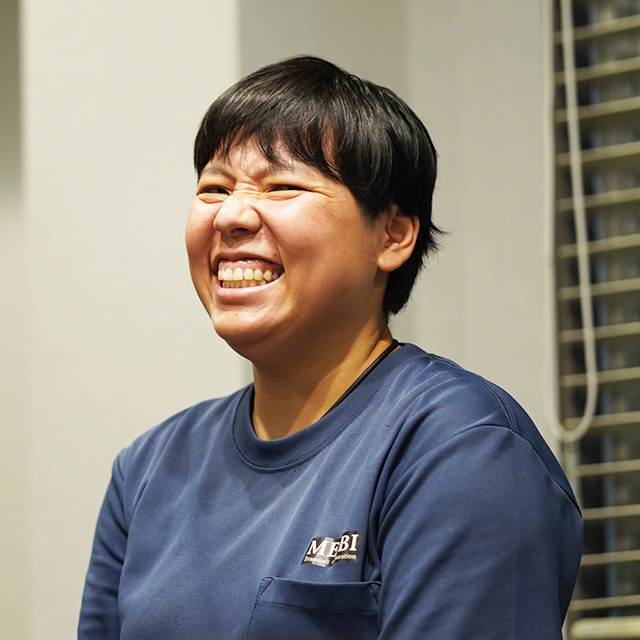 女性ドライバー酒井の顔写真