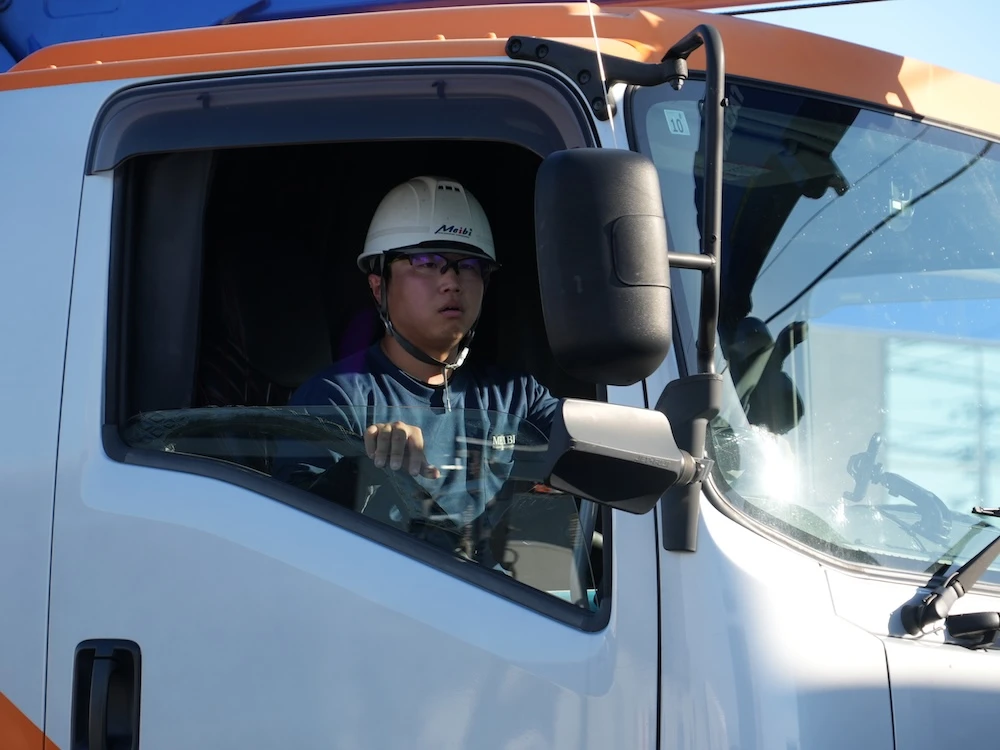 運転技術研修を受ける様子